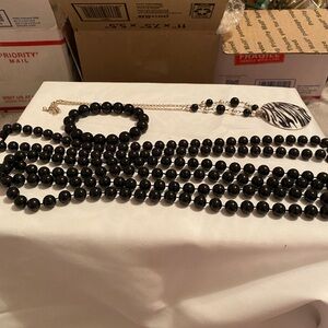 Sophisticated Black Beaded Necklace and Bracelet Set